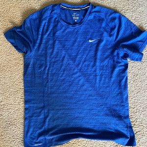 Nike Men’s Dri-Fit training shirt blue L